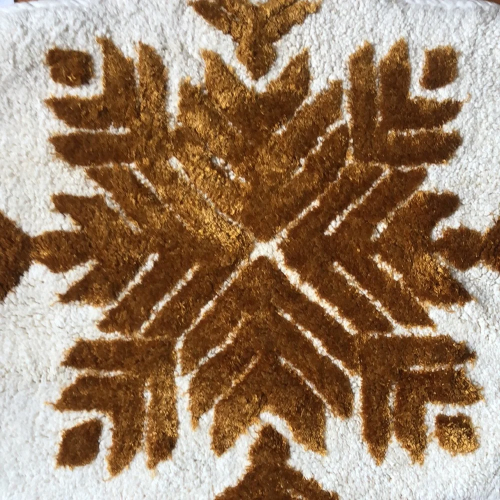 Anthro Tufted Cecily Bath Mat Ivory